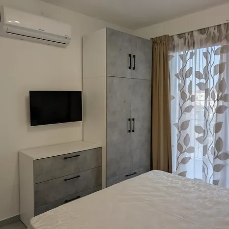 Aparthotel Infinity House *