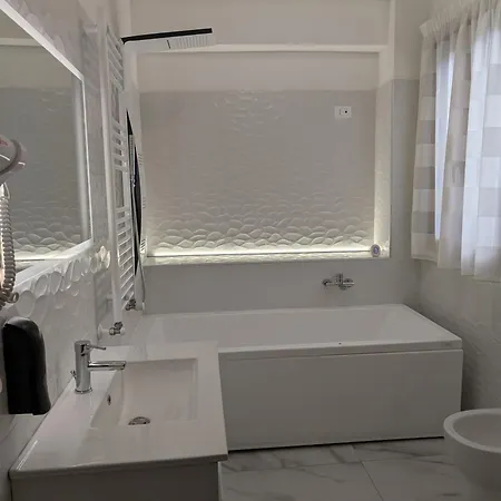 Infinity House Aparthotel *