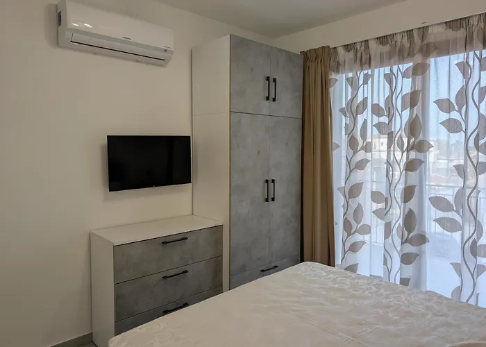 Aparthotel Infinity House 3*