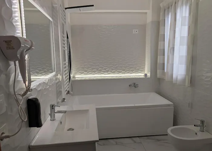 Infinity House Aparthotel 3*